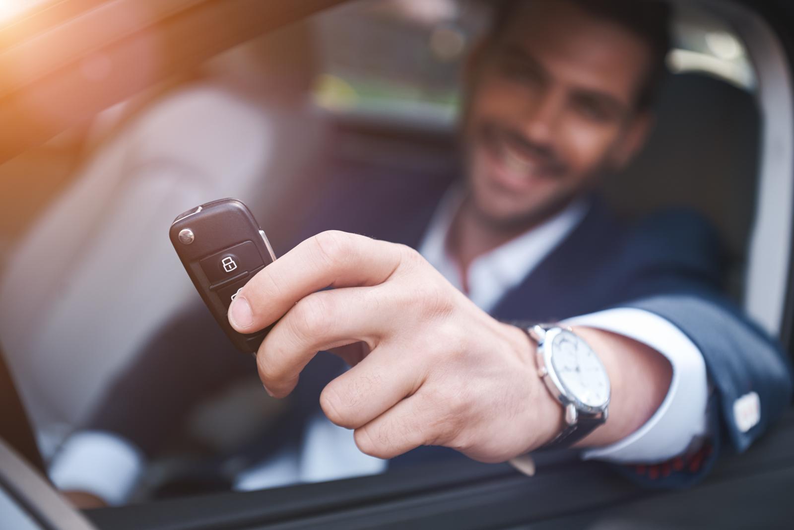 Adesivo tagliando auto